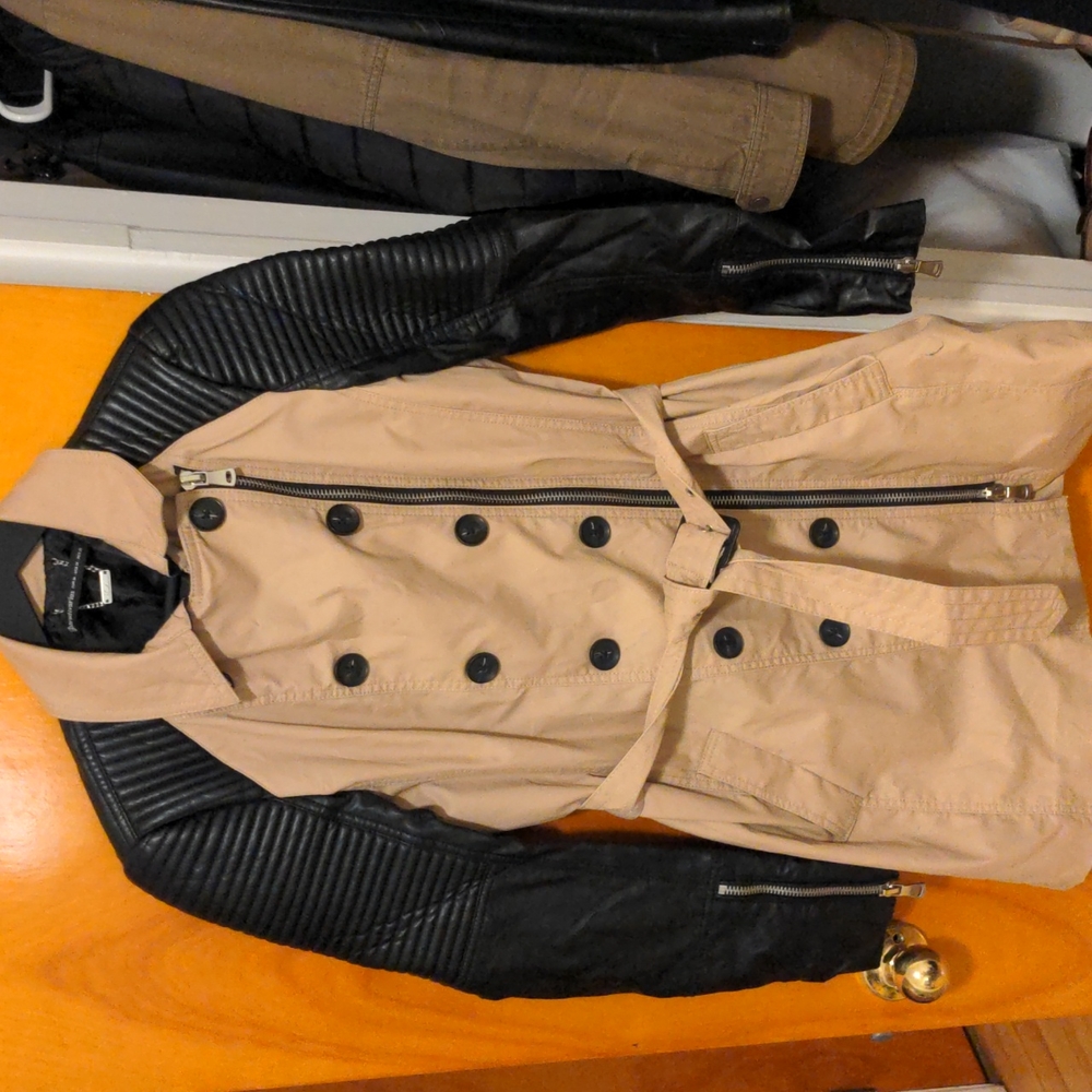 Stradivarius trench coat size M